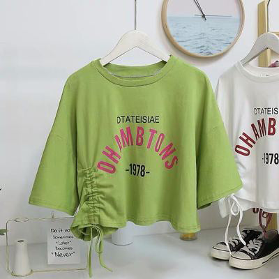 Summer drawcord jacket with adjustable waist design

Lightweight casual jacket styled for warm weather

Breathable summer outerwear for women

Chic drawstring jacket paired with jeans

Minimalist summer jacket for layering